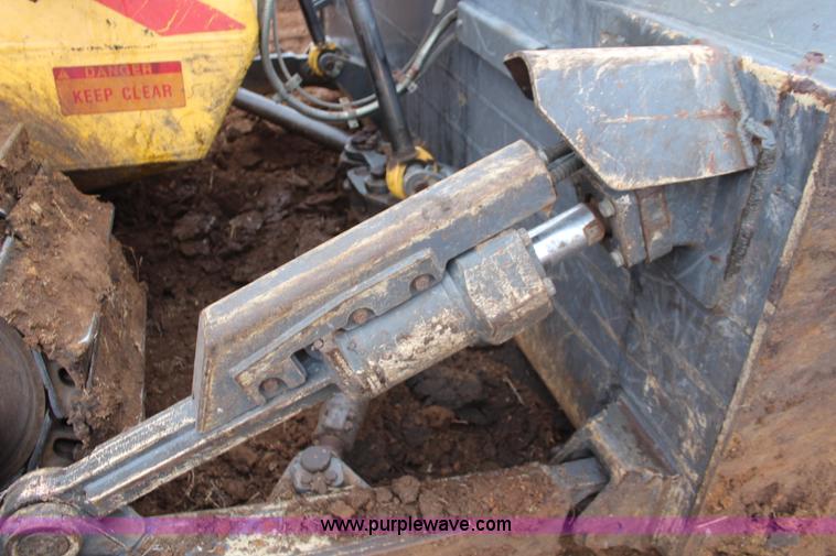 image for item I2375 2001 New Holland DC180 dozer