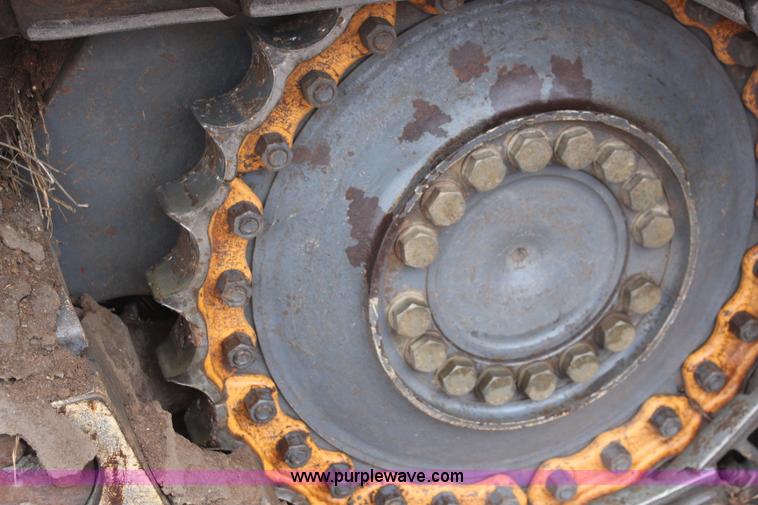 image for item I2375 2001 New Holland DC180 dozer
