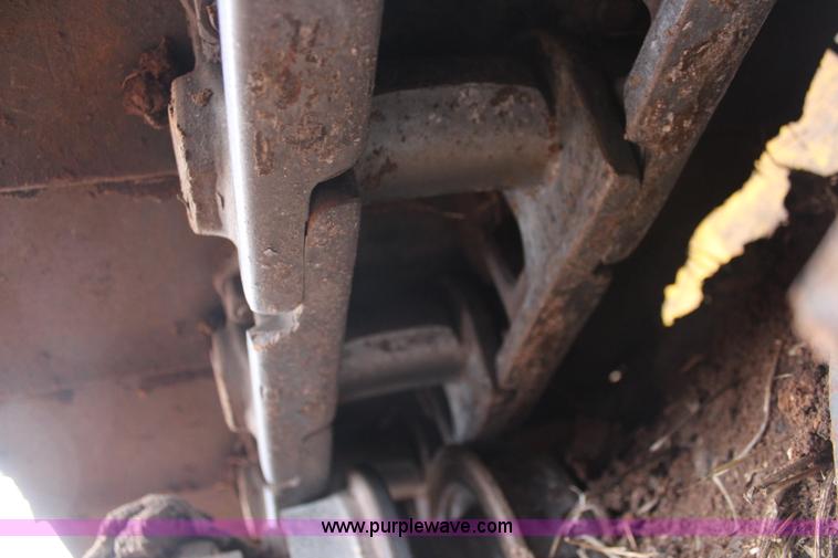 image for item I2375 2001 New Holland DC180 dozer