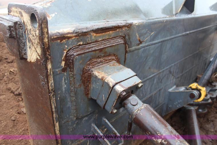 image for item I2375 2001 New Holland DC180 dozer