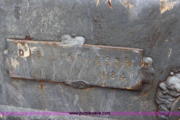 image for item I2375 2001 New Holland DC180 dozer