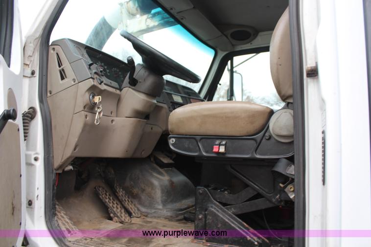 image for item I2396 2001 Sterling L7500 Safe Jet Vac Clean Earth vacuum jetter truck