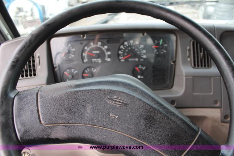 image for item I2396 2001 Sterling L7500 Safe Jet Vac Clean Earth vacuum jetter truck