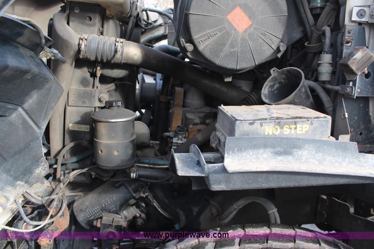 image for item I2396 2001 Sterling L7500 Safe Jet Vac Clean Earth vacuum jetter truck