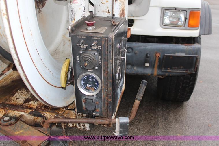 image for item I2396 2001 Sterling L7500 Safe Jet Vac Clean Earth vacuum jetter truck