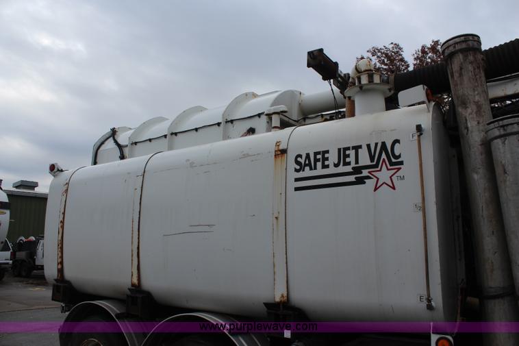 image for item I2396 2001 Sterling L7500 Safe Jet Vac Clean Earth vacuum jetter truck