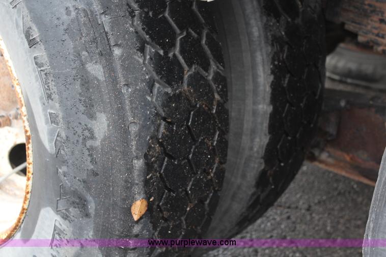 image for item I2396 2001 Sterling L7500 Safe Jet Vac Clean Earth vacuum jetter truck