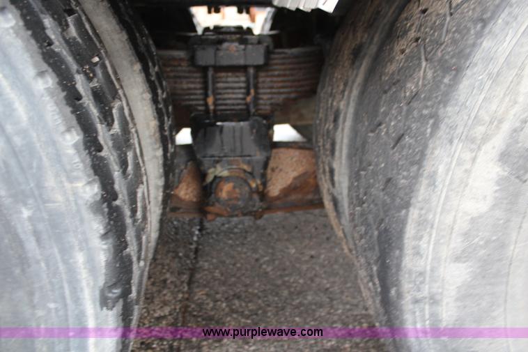 image for item I2396 2001 Sterling L7500 Safe Jet Vac Clean Earth vacuum jetter truck