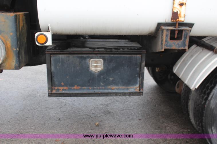 image for item I2396 2001 Sterling L7500 Safe Jet Vac Clean Earth vacuum jetter truck