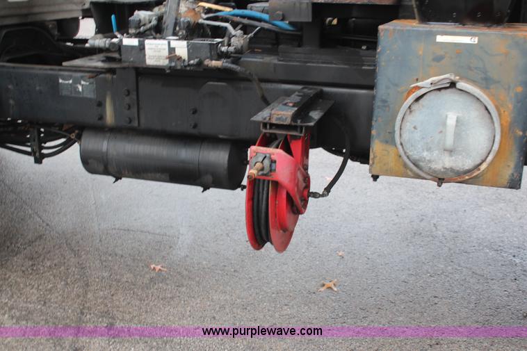 image for item I2396 2001 Sterling L7500 Safe Jet Vac Clean Earth vacuum jetter truck