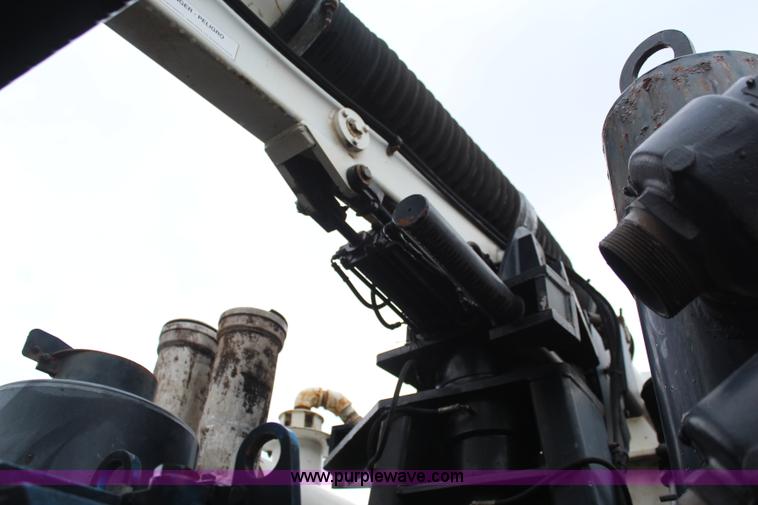 image for item I2396 2001 Sterling L7500 Safe Jet Vac Clean Earth vacuum jetter truck