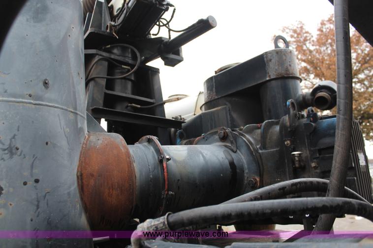 image for item I2396 2001 Sterling L7500 Safe Jet Vac Clean Earth vacuum jetter truck