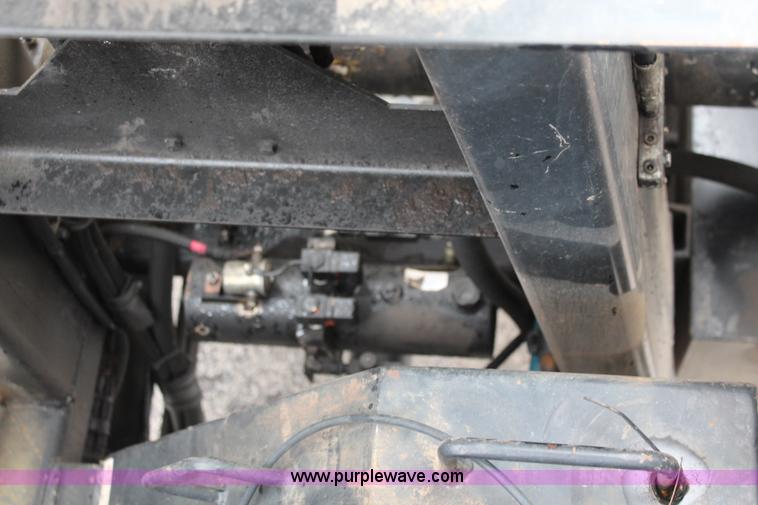 image for item I2396 2001 Sterling L7500 Safe Jet Vac Clean Earth vacuum jetter truck