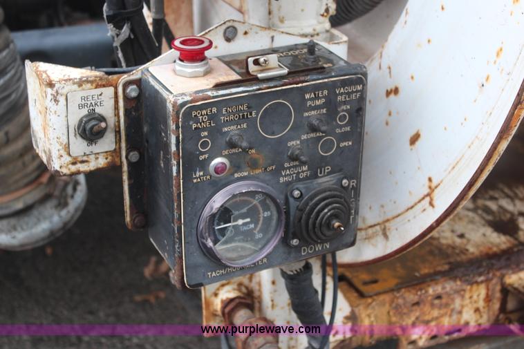 image for item I2396 2001 Sterling L7500 Safe Jet Vac Clean Earth vacuum jetter truck