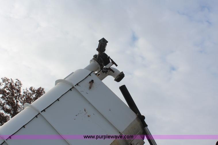 image for item I2396 2001 Sterling L7500 Safe Jet Vac Clean Earth vacuum jetter truck