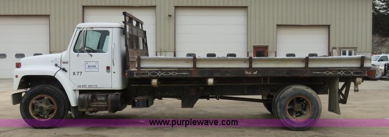 image for item I2453 1989 International 1754 dump truck