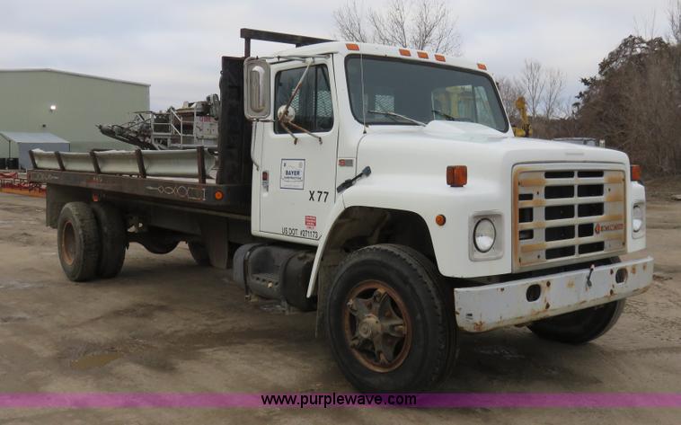 image for item I2453 1989 International 1754 dump truck