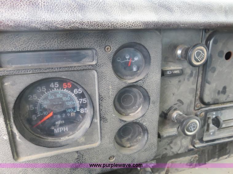 image for item I2453 1989 International 1754 dump truck