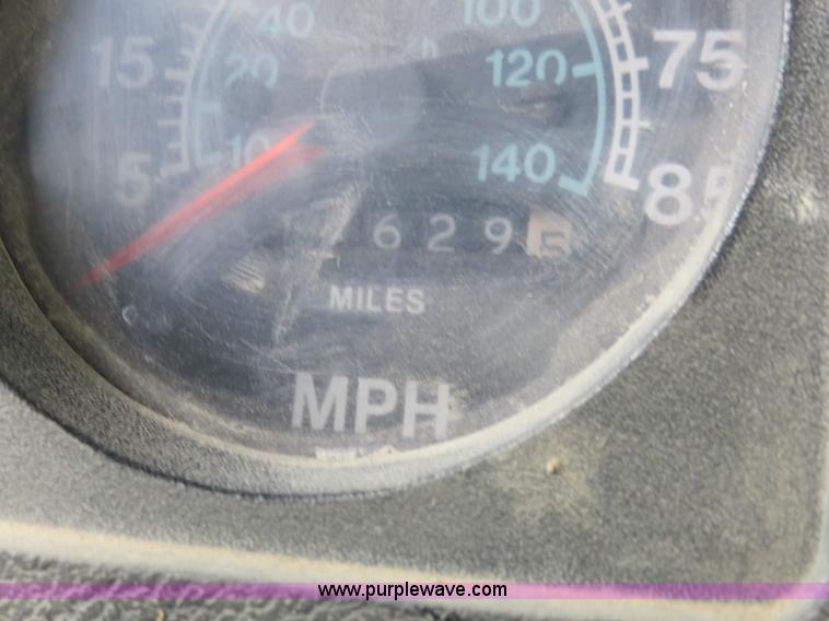 image for item I2453 1989 International 1754 dump truck