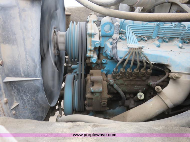 image for item I2453 1989 International 1754 dump truck