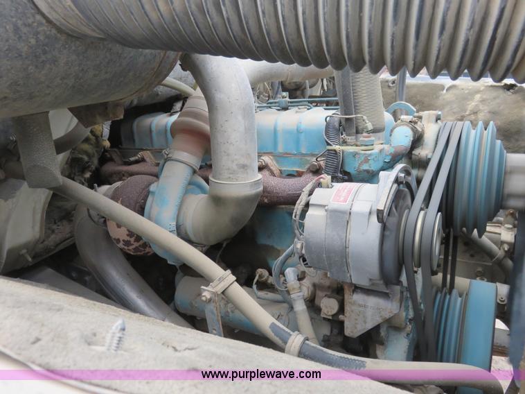 image for item I2453 1989 International 1754 dump truck