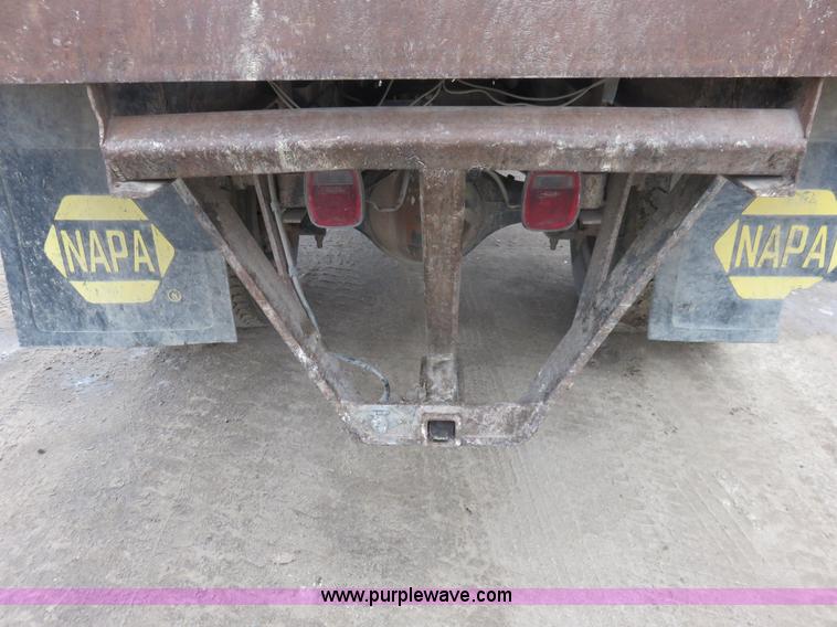 image for item I2453 1989 International 1754 dump truck