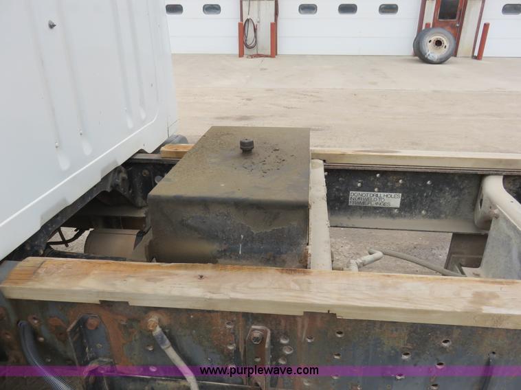 image for item I2453 1989 International 1754 dump truck