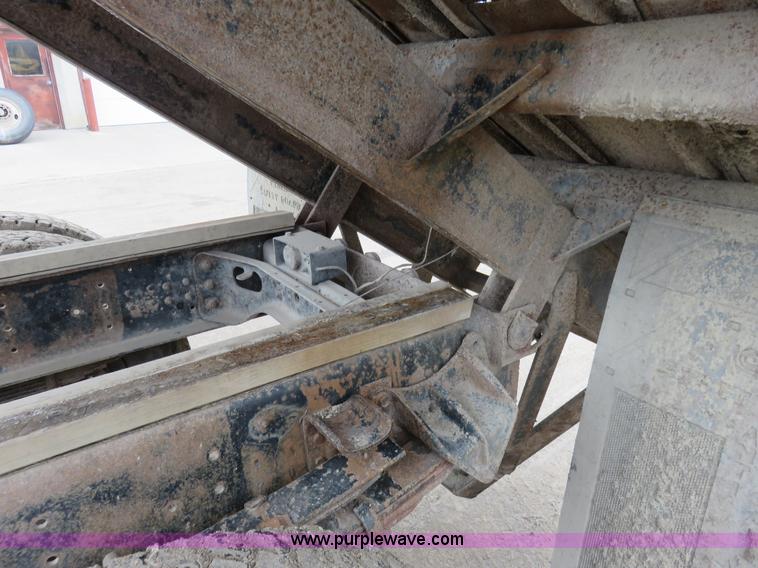 image for item I2453 1989 International 1754 dump truck