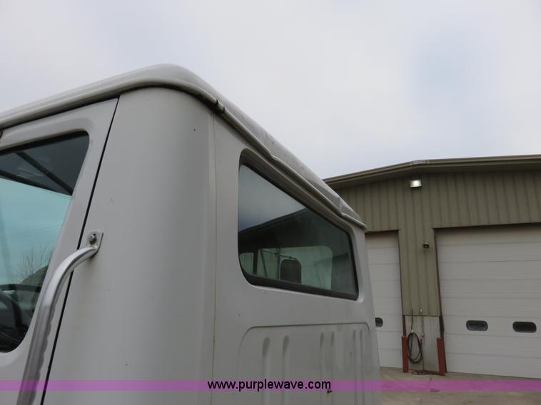 image for item I2453 1989 International 1754 dump truck