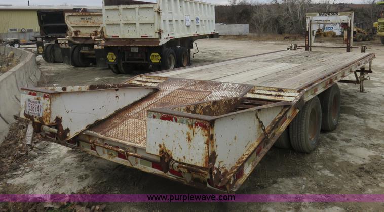 image for item I2454 1997 Travalong flatbed trailer