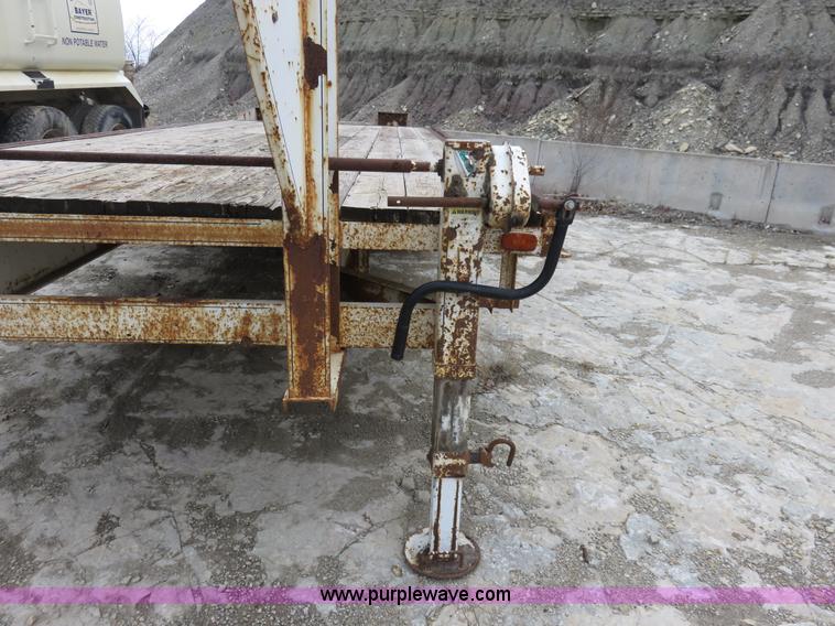 image for item I2454 1997 Travalong flatbed trailer