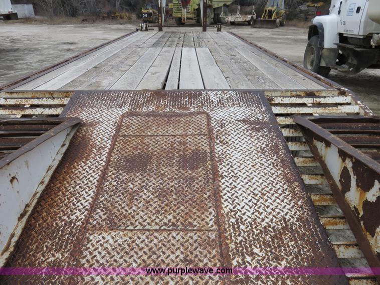 image for item I2454 1997 Travalong flatbed trailer