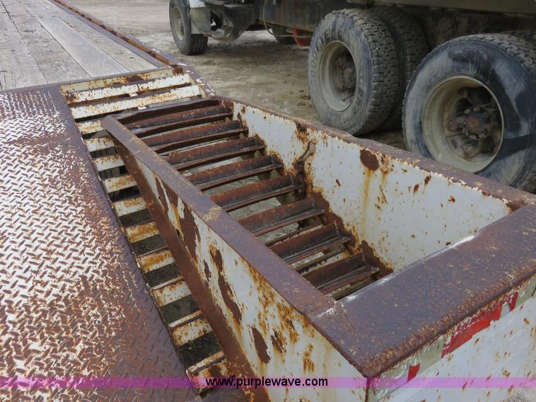 image for item I2454 1997 Travalong flatbed trailer