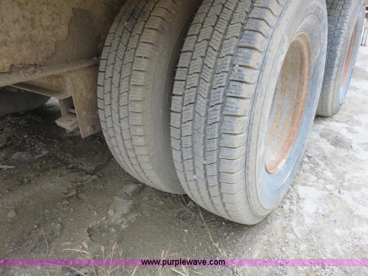 image for item I2454 1997 Travalong flatbed trailer