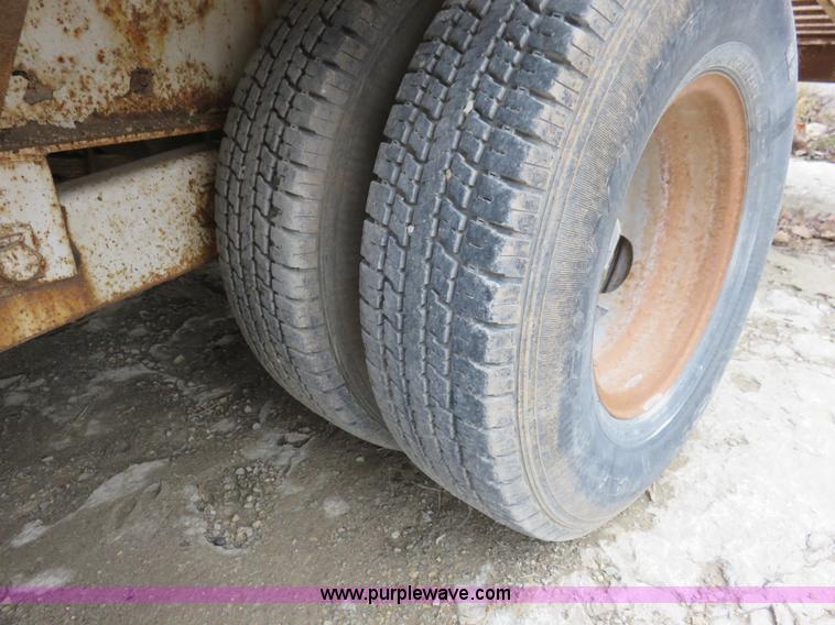 image for item I2454 1997 Travalong flatbed trailer