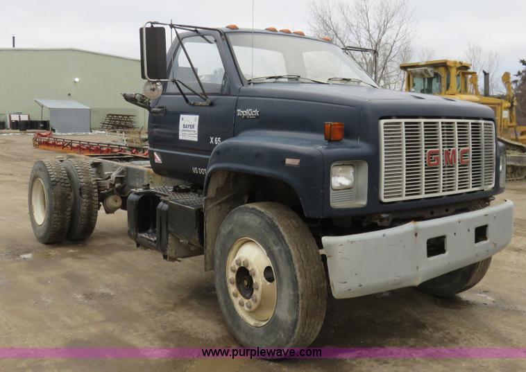 image for item I2475 1990 GMC TopKick cab and chassis
