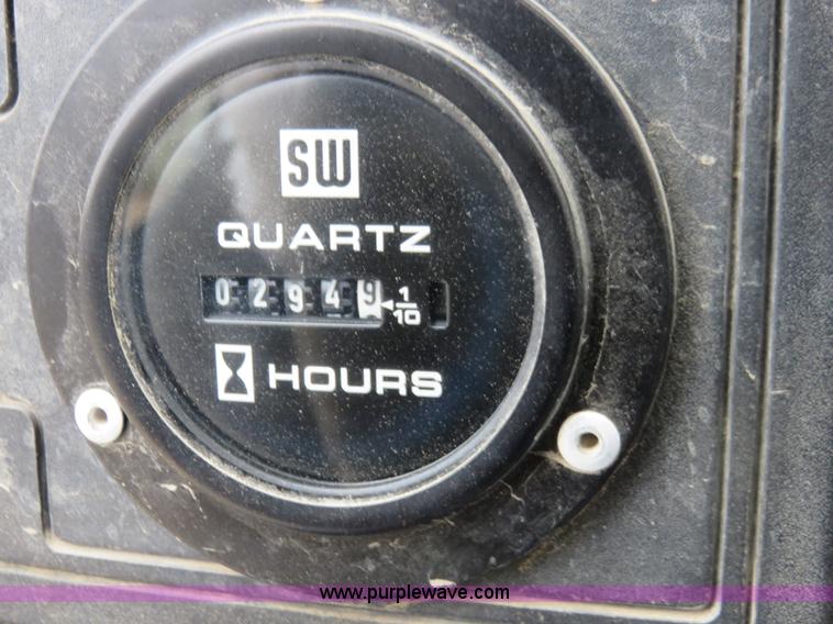 image for item I2475 1990 GMC TopKick cab and chassis