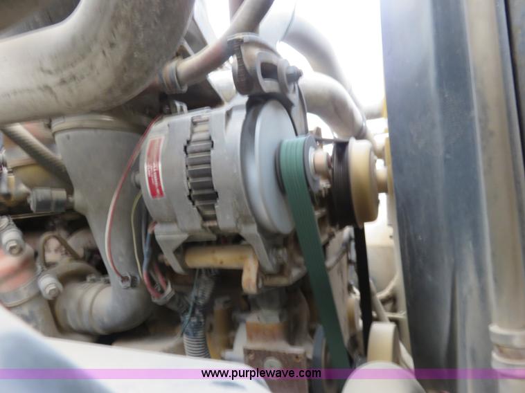 image for item I2475 1990 GMC TopKick cab and chassis