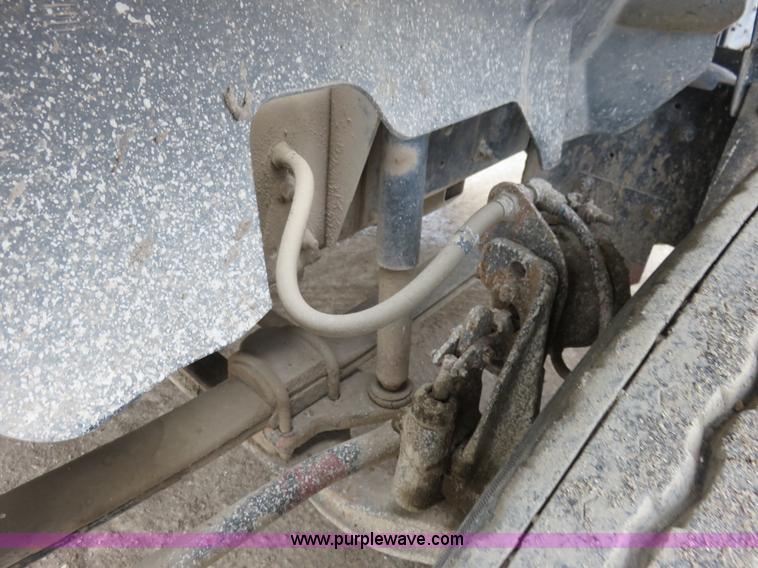 image for item I2475 1990 GMC TopKick cab and chassis