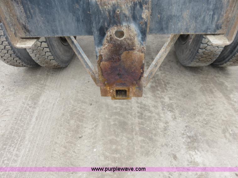 image for item I2475 1990 GMC TopKick cab and chassis