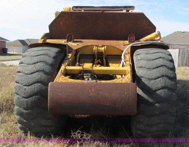 image for item I3129 1972 Caterpillar 613 elevating scraper