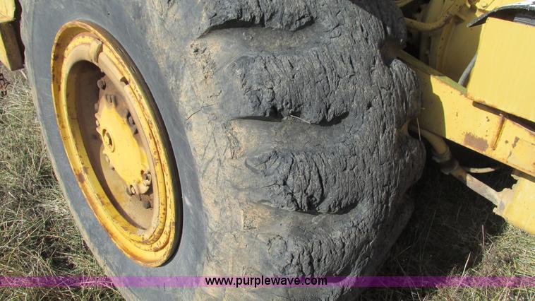 image for item I3129 1972 Caterpillar 613 elevating scraper