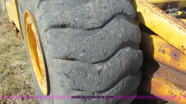 image for item I3129 1972 Caterpillar 613 elevating scraper