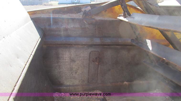 image for item I3129 1972 Caterpillar 613 elevating scraper