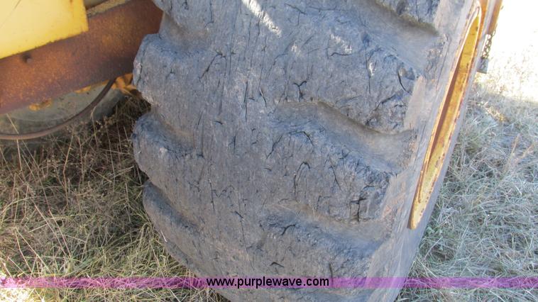 image for item I3129 1972 Caterpillar 613 elevating scraper