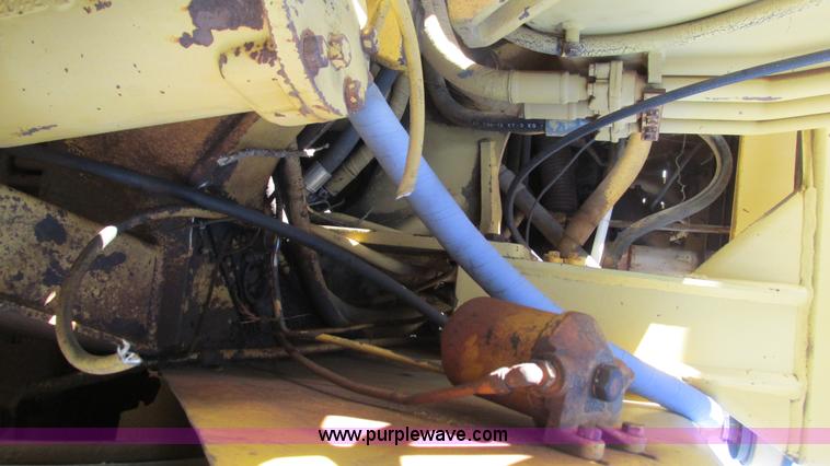 image for item I3129 1972 Caterpillar 613 elevating scraper