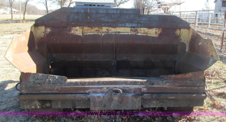 image for item I3130 1985 Caterpillar AP-200 asphalt paver