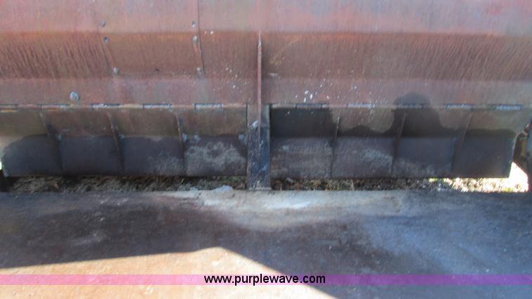 image for item I3130 1985 Caterpillar AP-200 asphalt paver