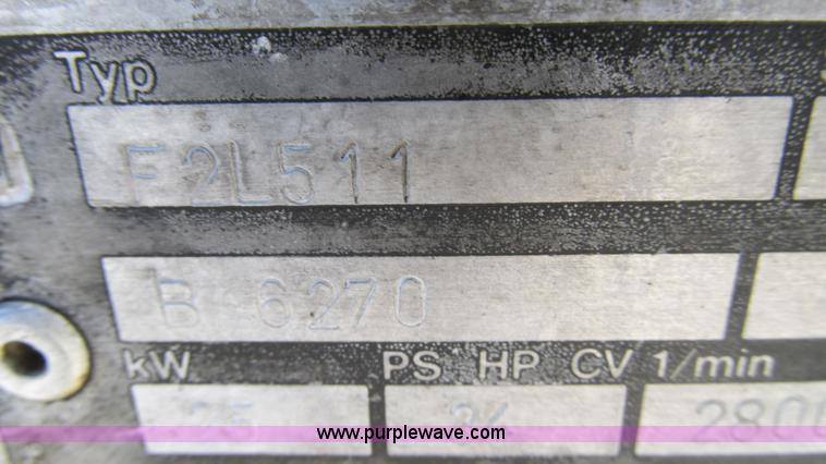 image for item I3130 1985 Caterpillar AP-200 asphalt paver