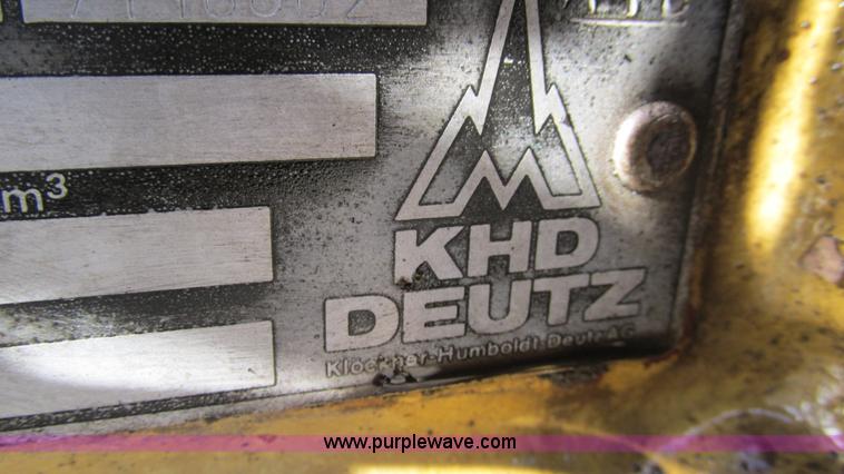 image for item I3130 1985 Caterpillar AP-200 asphalt paver